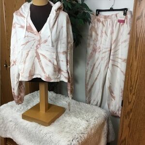 SO jrs plus cropped notch neck hooded sweatshirt + oversized boyfriend j…